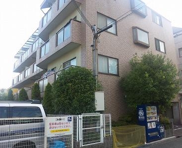 大阪府マンション駐車場に防犯カメラを設置